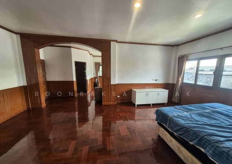4-BR House, Bangkok, Huai Khwang, Bangkok, 4 Bedrooms, 445 sqm, Single Detached House For Rent, by Boonraksa Sopak, 500388650 - DDproperty.com