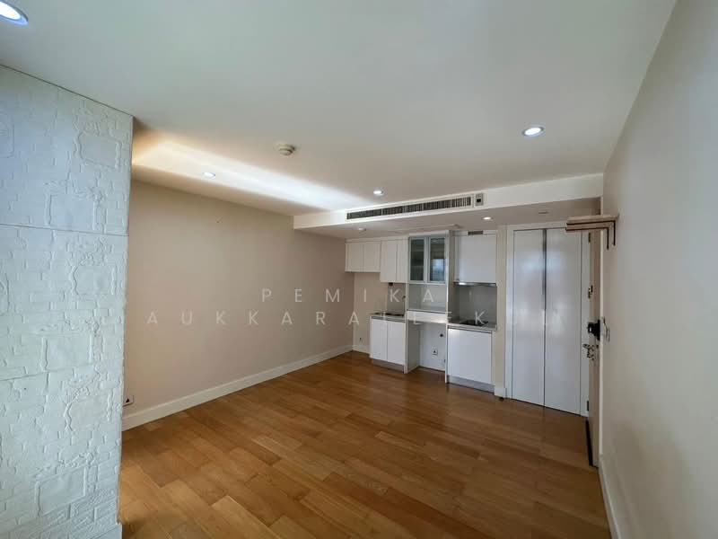 Collezio Sathorn-Pipat, Bangkok, 41 Soi Pipat 1 Silom Road, Silom, Bang Rak, Bangkok, 1 Bedroom, 41 sqm, Condo For Sale, by Pemika Aukkaraleekul, 500388786 - DDproperty.com
