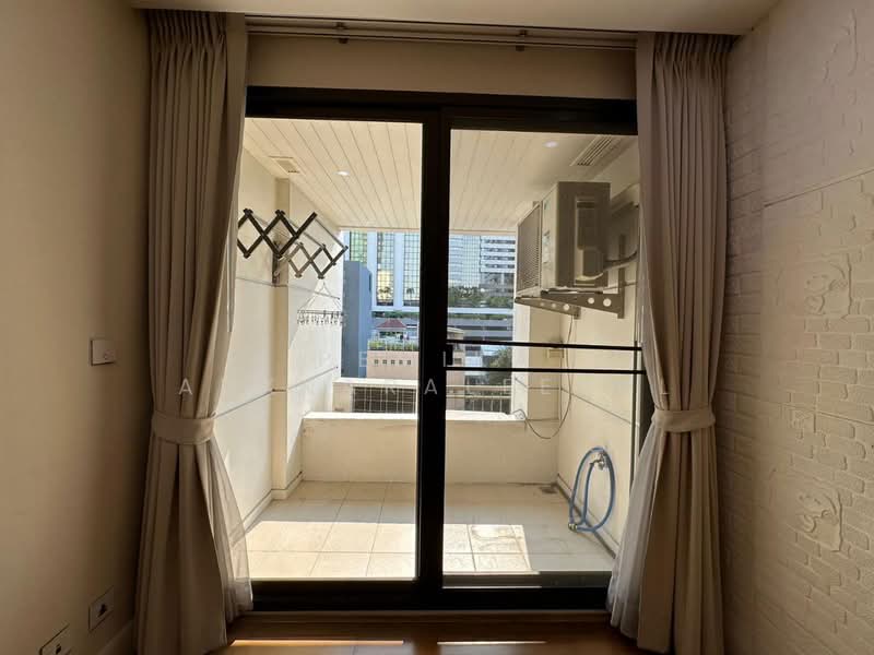 Collezio Sathorn-Pipat, Bangkok, 41 Soi Pipat 1 Silom Road, Silom, Bang Rak, Bangkok, 1 Bedroom, 41 sqm, Condo For Sale, by Pemika Aukkaraleekul, 500388786 - DDproperty.com
