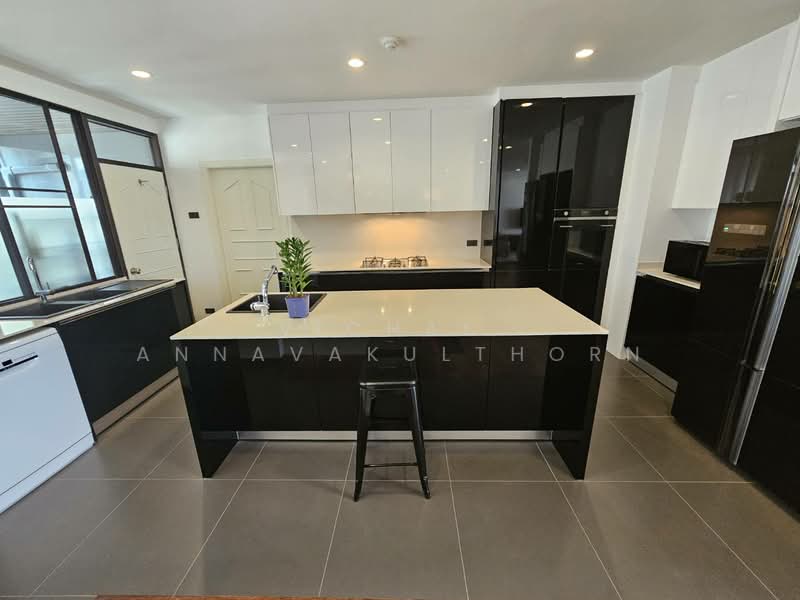 Prime Mansion One, Bangkok, Soi Sukhumvit 31, Khlongtoei Nua, Watthana, Bangkok, 3 Bedrooms, 250 sqm, Condo For Rent, by Vichai  Annavakulthorn, 500388798 - DDproperty.com