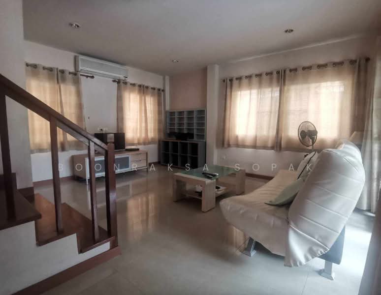Parinyada Chalongrat, Bangkok, Soi Nakniwas 48, Lat Phrao, Lat Phrao, Bangkok, 3 Bedrooms, 220 sqm, Single Detached House For Rent, by Boonraksa Sopak, 500388953 - DDproperty.com