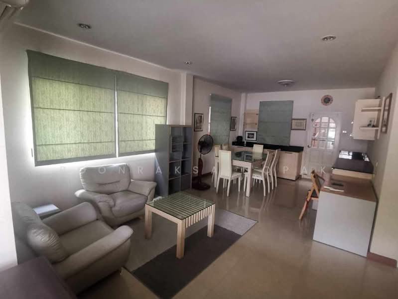 Parinyada Chalongrat, Bangkok, Soi Nakniwas 48, Lat Phrao, Lat Phrao, Bangkok, 3 Bedrooms, 220 sqm, Single Detached House For Rent, by Boonraksa Sopak, 500388953 - DDproperty.com