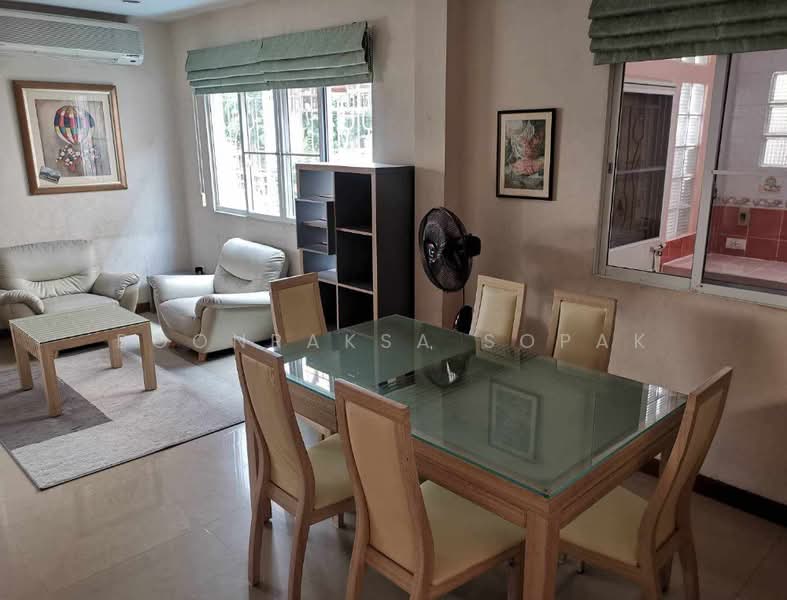 Parinyada Chalongrat, Bangkok, Soi Nakniwas 48, Lat Phrao, Lat Phrao, Bangkok, 3 Bedrooms, 220 sqm, Single Detached House For Rent, by Boonraksa Sopak, 500388953 - DDproperty.com