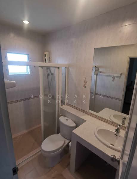 Parinyada Chalongrat, Bangkok, Soi Nakniwas 48, Lat Phrao, Lat Phrao, Bangkok, 3 Bedrooms, 220 sqm, Single Detached House For Rent, by Boonraksa Sopak, 500388953 - DDproperty.com