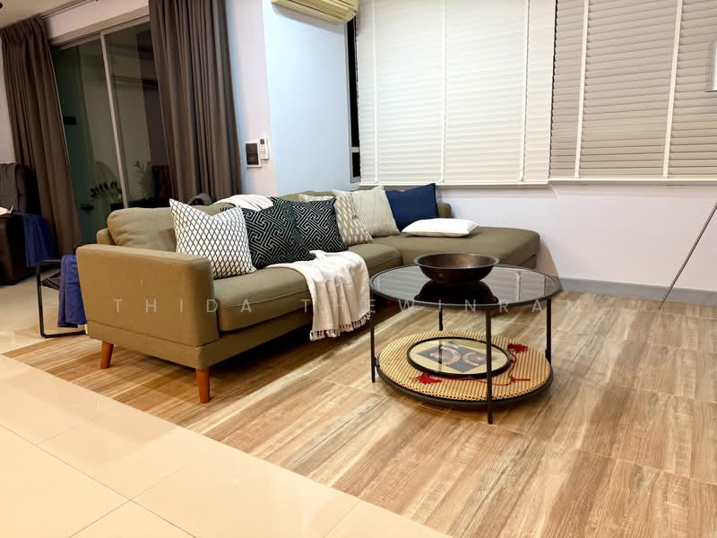 The Clover Thonglor Residence, Bangkok, Soi Sukhumvit 55, Khlong Tan Nua, Watthana, Bangkok, 3 Bedrooms, 115 sqm, Condo For Rent, by Thida Thewinram, 500388956 - DDproperty.com