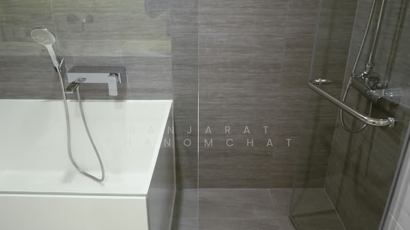 Siamese Exclusive Sukhumvit 31, Bangkok, 75 Soi Sukhumvit 31, Khlong Tan Nua, Watthana, Bangkok, 1 Bedroom, 70 sqm, Condo For Rent, by Banjarat Thanomchat, 500389053 - DDproperty.com