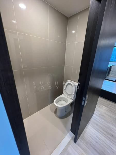 XT Huaikhwang, Bangkok, 244 Ratchadaphisek Road, Huai Khwang, Bangkok, 1 Bedroom, 30 sqm, Condo For Sale, by Suchada Yodyiem, 500389136 - DDproperty.com
