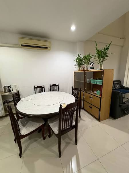 ทาวน์โฮม ซอย จันทน์ 2, กรุงเทพ, ทุ่งวัดดอน, สาทร, กรุงเทพ, 250 ตร.ม., ทาวน์เฮ้าส์ ให้เช่า, โดย Chananya Watanapa, 500389139 - DDproperty.com