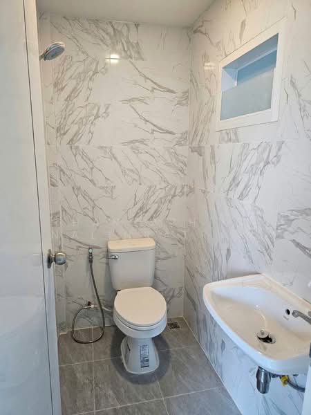Jitnarong 21, Bangkok, Nong Kham, Nong Khaem, Bangkok, 2 Bedrooms, 135 sqm, Townhouse For Sale, by Thanyathita Nalinratphokin, 500389197 - DDproperty.com