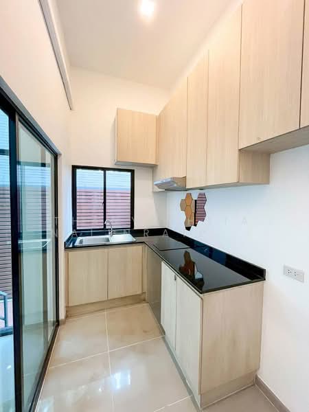 Arden Phatthanakan, Bangkok, Phatthanakan 20, Phatthanakan Road, Suan Luang, Bangkok, 3 Bedrooms, 185 sqm, Townhouse For Sale, by Thanyathita Nalinratphokin, 500389240 - DDproperty.com