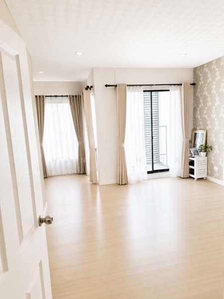 Six Nature Ekkachai 64/5, Bangkok, Bang Bon, Bang Bon, Bangkok, 3 Bedrooms, 184 sqm, Townhouse For Sale, by Thanyathita Nalinratphokin, 500389328 - DDproperty.com