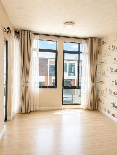 Six Nature Ekkachai 64/5, Bangkok, Bang Bon, Bang Bon, Bangkok, 3 Bedrooms, 184 sqm, Townhouse For Sale, by Thanyathita Nalinratphokin, 500389328 - DDproperty.com