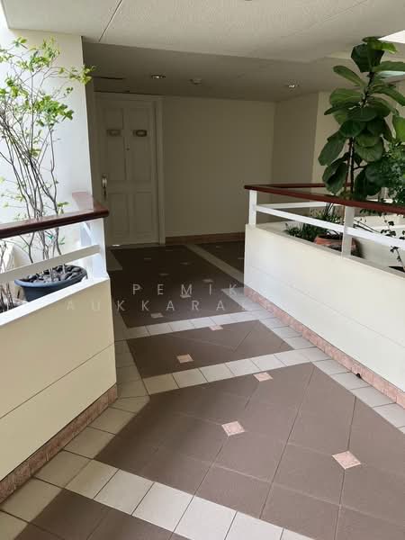 Baan Siriyenakat, Bangkok, 50 Yenakat, Thung Maha Mek, Sathon, Bangkok, 3 Bedrooms, 144 sqm, Condo For Sale, by Pemika Aukkaraleekul, 500389381 - DDproperty.com
