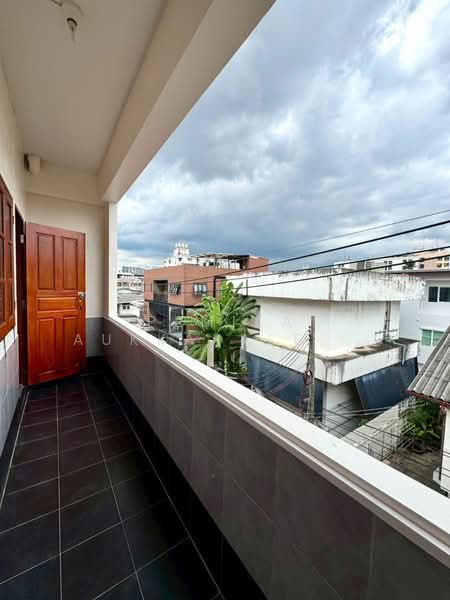 4-BR House, Bangkok, Arun Amarin, Bangkok Noi, Bangkok, 4 Bedrooms, 100 sqm, Single Detached House For Sale, by Pemika Aukkaraleekul, 500389422 - DDproperty.com