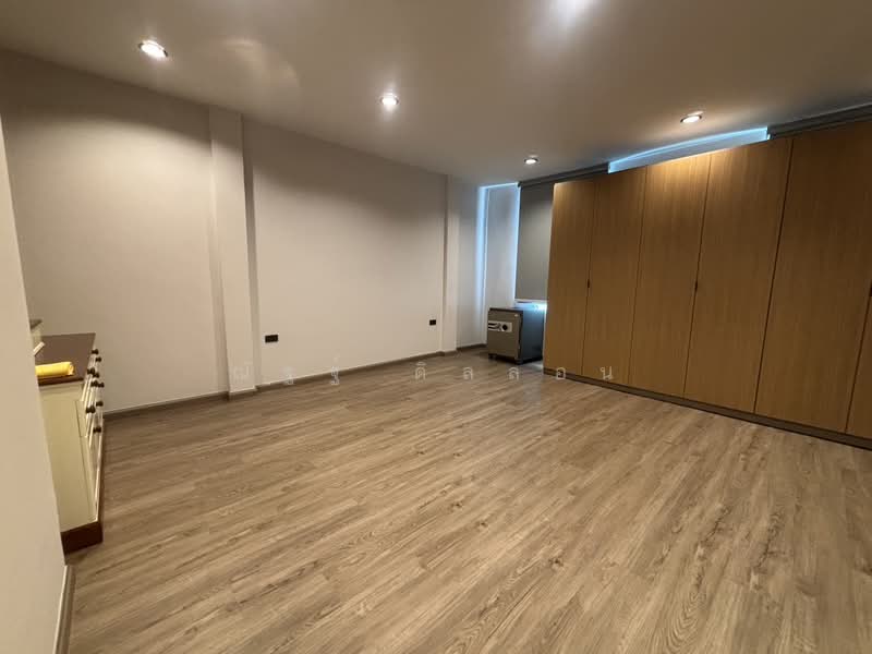 St.Moritzt Bangsue, Bangkok, Bang Sue, Bangkok, 3 Bedrooms, 323 sqm, Single Detached House For Sale, by ณัฐฐ์ ดิลลอน, 500389423 - DDproperty.com