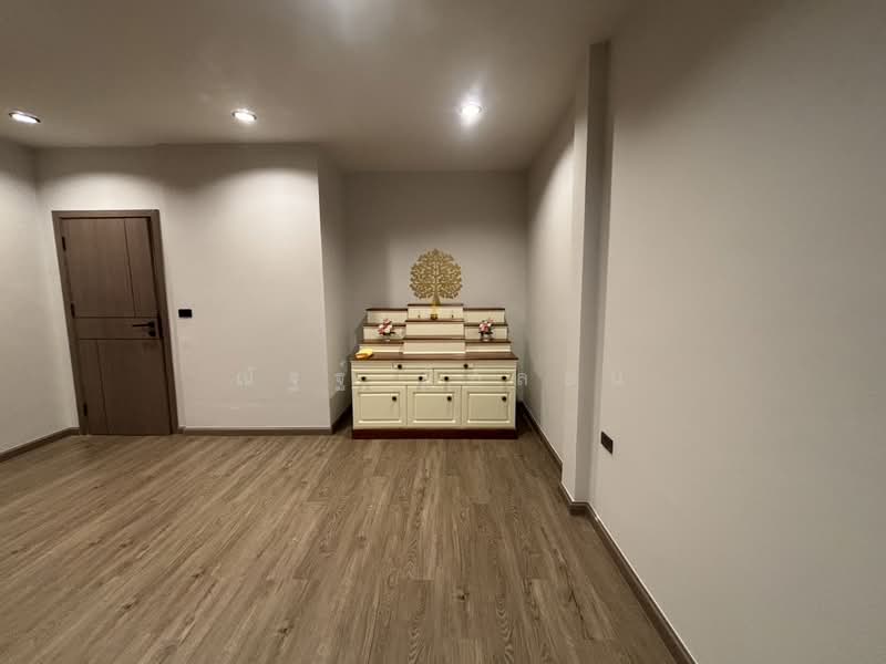 St.Moritzt Bangsue, Bangkok, Bang Sue, Bangkok, 3 Bedrooms, 323 sqm, Single Detached House For Sale, by ณัฐฐ์ ดิลลอน, 500389423 - DDproperty.com