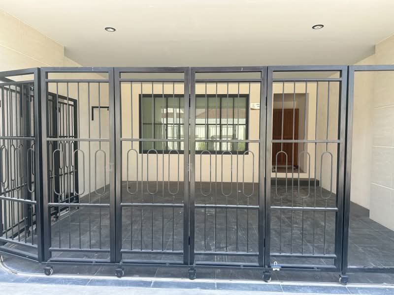 St.Moritzt Bangsue, Bangkok, Bang Sue, Bangkok, 3 Bedrooms, 323 sqm, Single Detached House For Sale, by ณัฐฐ์ ดิลลอน, 500389423 - DDproperty.com