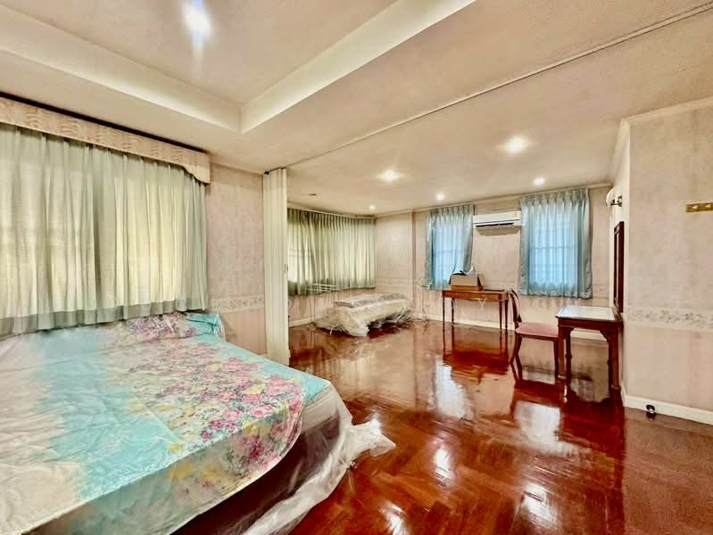 4-BR House, Bangkok, Wang Thonglang, Wang Thonglang, Bangkok, 4 Bedrooms, 420 sqm, Single Detached House For Sale, by Suchada Yodyiem, 500389446 - DDproperty.com
