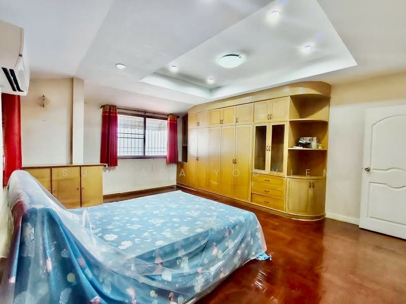 4-BR House, Bangkok, Wang Thonglang, Wang Thonglang, Bangkok, 4 Bedrooms, 420 sqm, Single Detached House For Sale, by Suchada Yodyiem, 500389446 - DDproperty.com