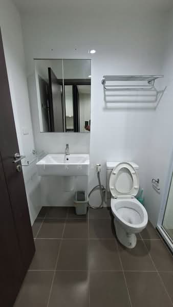 The Base Park East Sukhumvit 77, Bangkok, 99 Soi Pridi Banomyong 2, Phra Kanong Nua, Watthana, Bangkok, 1 Bedroom, 31 sqm, Condo For Sale, by Thanachot Khantigamongun, 500389452 - DDproperty.com