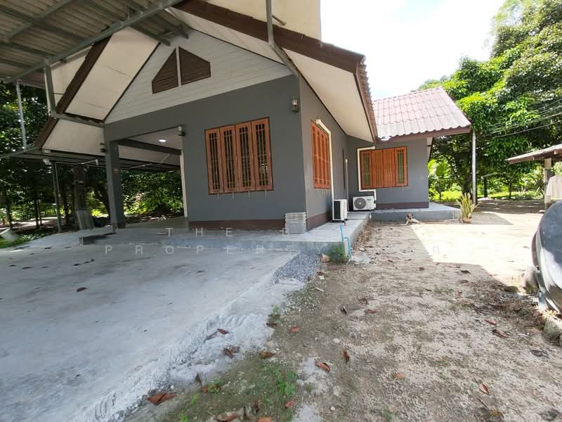 บ้านเดี่ยวพร้อมที่ดินพระพรหม นครศรีธรรมราช, Nakhon Si Thammarat, Inkhiri, Phrommakhiri, Nakhon Si Thammarat, 2 Bedrooms, 100 sqm, Single Detached House For Sale, by The Best Property พริก, 500389538 - DDproperty.com