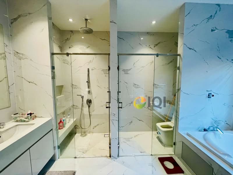 Chewawan Pinklao-Sathorn, Bangkok, Phutthamonthon Sai 1 Road, Bang Ra Mat, Taling Chan, Bangkok, 4 Bedrooms, 432 sqm, Single Detached House For Sale, by อภัสนันท์ ภัคนราธนเศรษฐ์, 500389585 - DDproperty.com