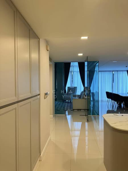 Ficus Lane, Bangkok, Soi Sukhumvit 44/1, Phra Kanong, Khlong Toei, Bangkok, 3 Bedrooms, 244 sqm, Condo For Sale, by Suchada Yodyiem, 500389604 - DDproperty.com