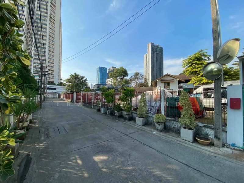 ขาย ที่ดิน 545 ตรว เอกมัย 22 พร้อมบ้าน ใกล้ แอร์ลิงค์ คลองตัน เหมาะทำบ้านพักอาศัย, กรุงเทพ, คลองตันเหนือ, วัฒนา, กรุงเทพ, 2,180 ตร.ม., ที่ดิน ขาย, โดย ERA Thailand, 500389686 - DDproperty.com