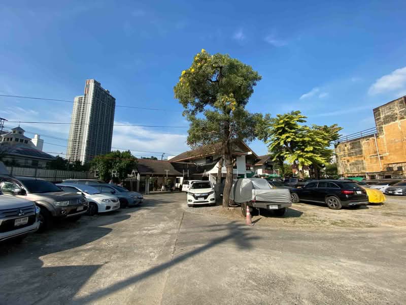 ขาย ที่ดิน 545 ตรว เอกมัย 22 พร้อมบ้าน ใกล้ แอร์ลิงค์ คลองตัน เหมาะทำบ้านพักอาศัย, กรุงเทพ, คลองตันเหนือ, วัฒนา, กรุงเทพ, 2,180 ตร.ม., ที่ดิน ขาย, โดย ERA Thailand, 500389686 - DDproperty.com