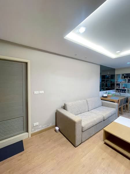 State Tower, Bangkok, 1055 Silom Road, Silom, Bang Rak, Bangkok, 1 Bedroom, 68 sqm, Condo For Sale, by คุณพีร์, 500389688 - DDproperty.com