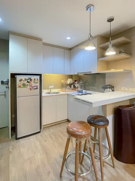 State Tower, Bangkok, 1055 Silom Road, Silom, Bang Rak, Bangkok, 1 Bedroom, 68 sqm, Condo For Sale, by คุณพีร์, 500389688 - DDproperty.com