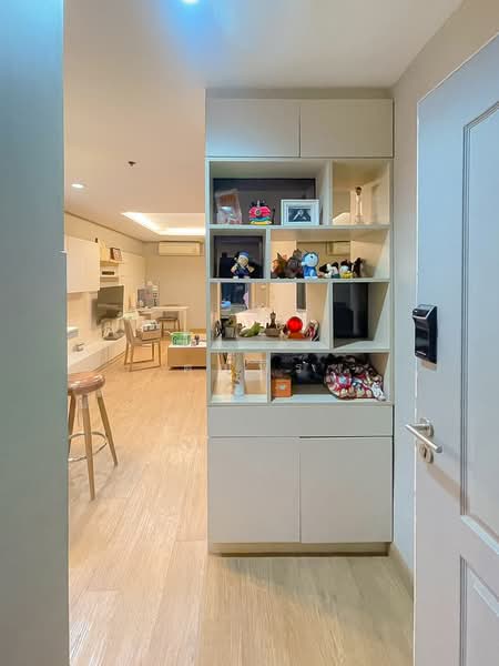 State Tower, Bangkok, 1055 Silom Road, Silom, Bang Rak, Bangkok, 1 Bedroom, 68 sqm, Condo For Sale, by คุณพีร์, 500389688 - DDproperty.com