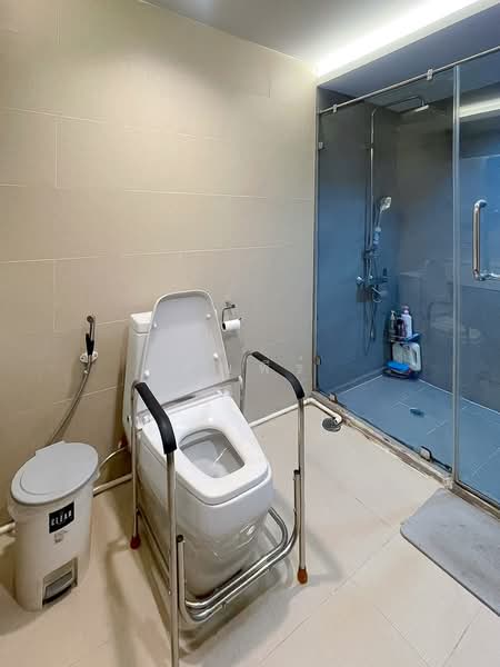 State Tower, Bangkok, 1055 Silom Road, Silom, Bang Rak, Bangkok, 1 Bedroom, 68 sqm, Condo For Sale, by คุณพีร์, 500389688 - DDproperty.com
