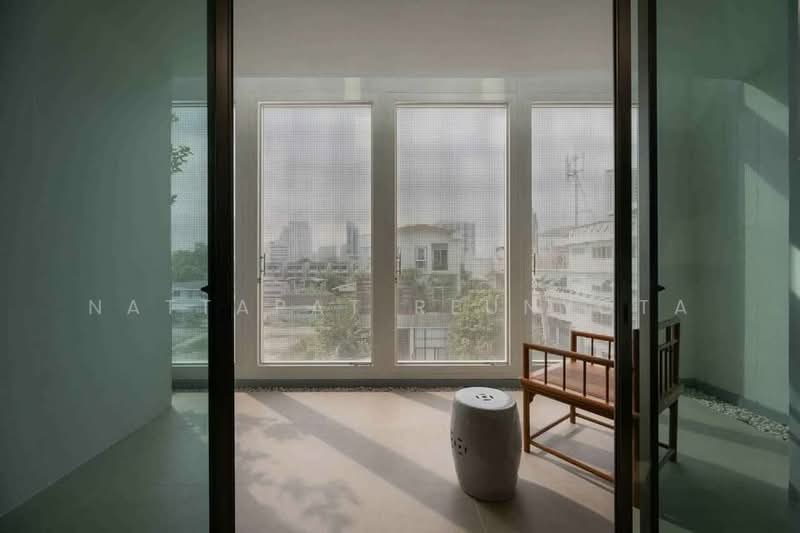 4-BR House, Bangkok, Samsen Nai, Phaya Thai, Bangkok, 4 Bedrooms, 350 sqm, Single Detached House For Sale, by Nattapat Reunyota, 500389689 - DDproperty.com