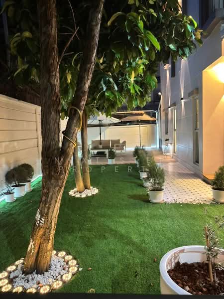 Lumpini Town Place Ratchayothin-Sena, Bangkok, Chan Kasem, Chatuchak, Bangkok, 3 Bedrooms, 175 sqm, Townhouse For Rent, by Next Step Property, 500389700 - DDproperty.com