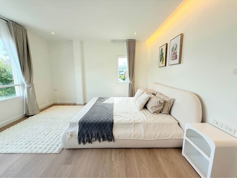 Lumpini Town Place Ratchayothin-Sena, Bangkok, Chan Kasem, Chatuchak, Bangkok, 3 Bedrooms, 175 sqm, Townhouse For Rent, by Next Step Property, 500389700 - DDproperty.com