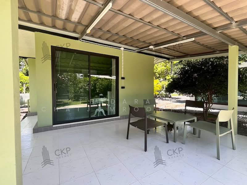 For sale: Holiday home with land, including two additional guesthouses. Conveniently located near Mi, Nakhon Ratchasima, Klang Dong, Pak Chong, Nakhon Ratchasima, 4 Bedrooms, 100 sqm, Single Detached House For Sale, by Thidarat Chaijumroonpun, 500389715 - DDproperty.com