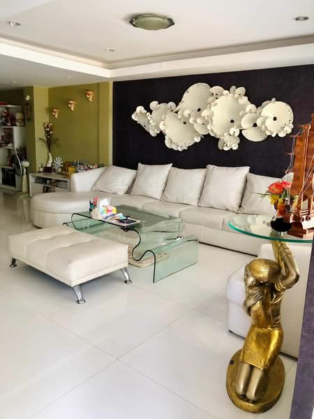 ทาวน์เฮ้าส์ 5-ห้องนอน, กรุงเทพ, สีลม, บางรัก, กรุงเทพ, 200 ตร.ม., ทาวน์เฮ้าส์ ขาย, โดย Nattapat Reunyota, 500389752 - DDproperty.com