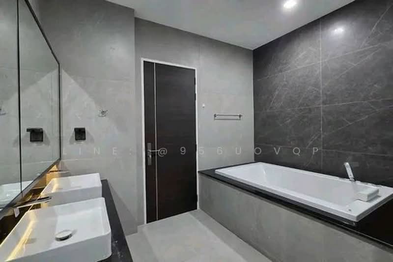 The Gentry Phatthanakan 2, Bangkok, Phatthanakan 32, Suan Luang, Bangkok, 4 Bedrooms, 440 sqm, Single Detached House For Rent, by Line: @956uovqp, 500389779 - DDproperty.com
