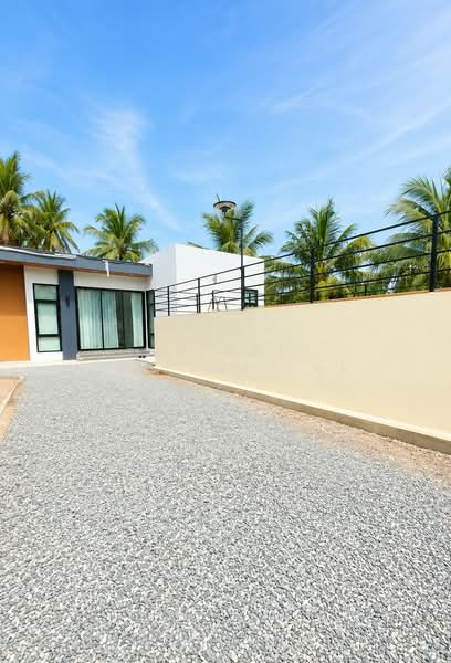บ้านเดี่ยวท้ายหาด สมุทรสงคราม, Samut Songkhram, Thai Hat, Muang Samut Songkhram, Samut Songkhram, 2 Bedrooms, 150 sqm, Single Detached House For Sale, by The Best Property อุ๋ย, 500389818 - DDproperty.com