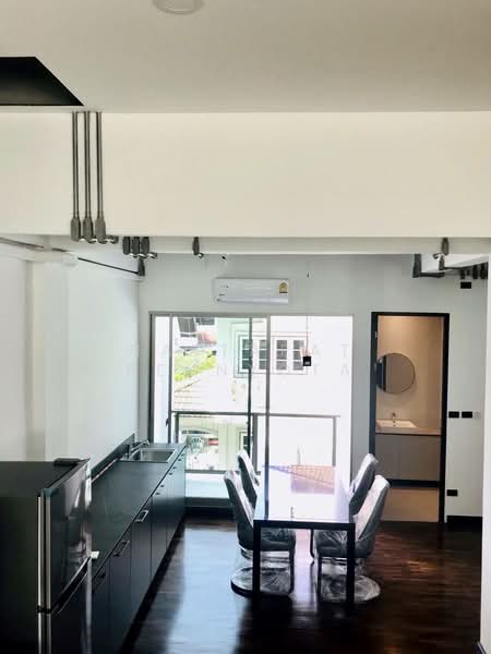 Prompak Place, Bangkok, Khlong Tan Nua, Watthana, Bangkok, 4 Bedrooms, 180 sqm, Townhouse For Sale, by Nattapat Reunyota, 500389833 - DDproperty.com