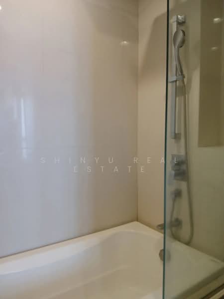 Oka Haus Sukhumvit 36, Bangkok, 3399 Rama 4 Road, Khong Tan, Khlong Toei, Bangkok, 1 Bedroom, 34 sqm, Condo For Rent, by Shinyu Real Estate, 500389839 - DDproperty.com