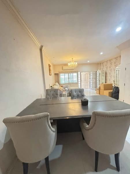 4-BR Townhouse, Bangkok, Bang Chak, Phra Khanong, Bangkok, 4 Bedrooms, 450 sqm, Townhouse For Sale, by Nattapat Reunyota, 500389846 - DDproperty.com