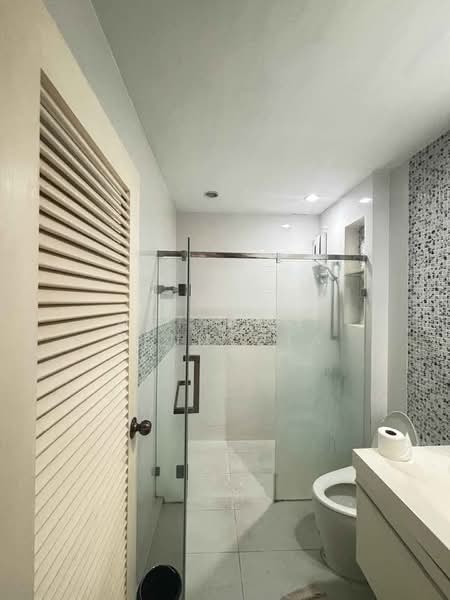 4-BR Townhouse, Bangkok, Bang Chak, Phra Khanong, Bangkok, 4 Bedrooms, 450 sqm, Townhouse For Sale, by Nattapat Reunyota, 500389846 - DDproperty.com