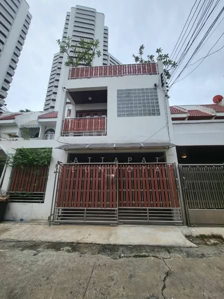 4-BR Townhouse, Bangkok, Khlong Tan Nua, Watthana, Bangkok, 4 Bedrooms, 440 sqm, Townhouse For Sale, by Nattapat Reunyota, 500389855 - DDproperty.com