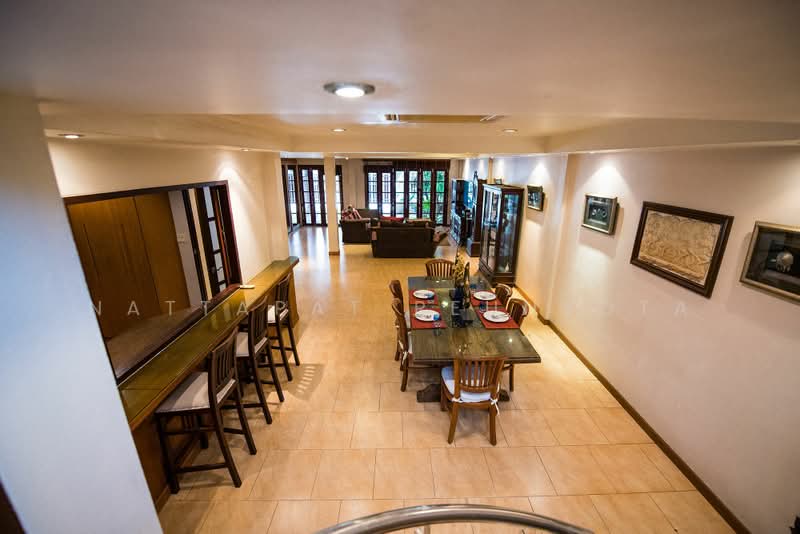 4-BR Townhouse, Bangkok, Khlong Tan Nua, Watthana, Bangkok, 4 Bedrooms, 440 sqm, Townhouse For Sale, by Nattapat Reunyota, 500389855 - DDproperty.com