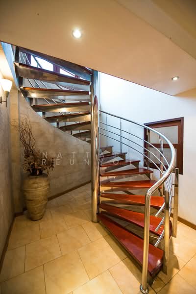 4-BR Townhouse, Bangkok, Khlong Tan Nua, Watthana, Bangkok, 4 Bedrooms, 440 sqm, Townhouse For Sale, by Nattapat Reunyota, 500389855 - DDproperty.com