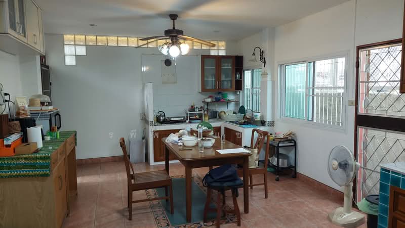 Baan Por Thana Niwet Village, Bangkok, Lat Yao, Chatuchak, Bangkok, 6 Bedrooms, 280 sqm, Semi-Detached House (Twin House) For Sale, by รพีพร แซ่อึ้ง, 500389923 - DDproperty.com