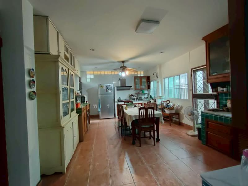 Baan Por Thana Niwet Village, Bangkok, Lat Yao, Chatuchak, Bangkok, 6 Bedrooms, 280 sqm, Semi-Detached House (Twin House) For Sale, by รพีพร แซ่อึ้ง, 500389923 - DDproperty.com