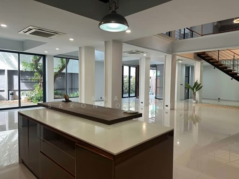 บ้าน 5-ห้องนอน, กรุงเทพ, คลองเตย, กรุงเทพ, 700 ตร.ม., บ้านเดี่ยว ขาย, โดย Tanapat Sakonsontised, 500389939 - DDproperty.com